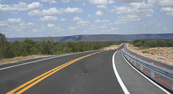 Governo de Goiás conclui pavimentação da GO-108 com ciclovia que leva ao Parque Estadual de Terra Ronca